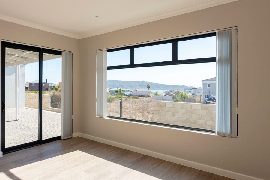 4 Bedroom Property for Sale in Myburgh Park Western Cape